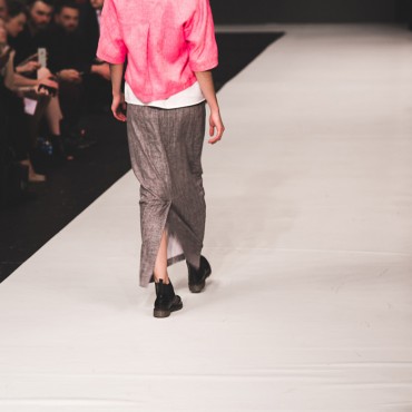 神经网络模型的在线轰炸电话网页版